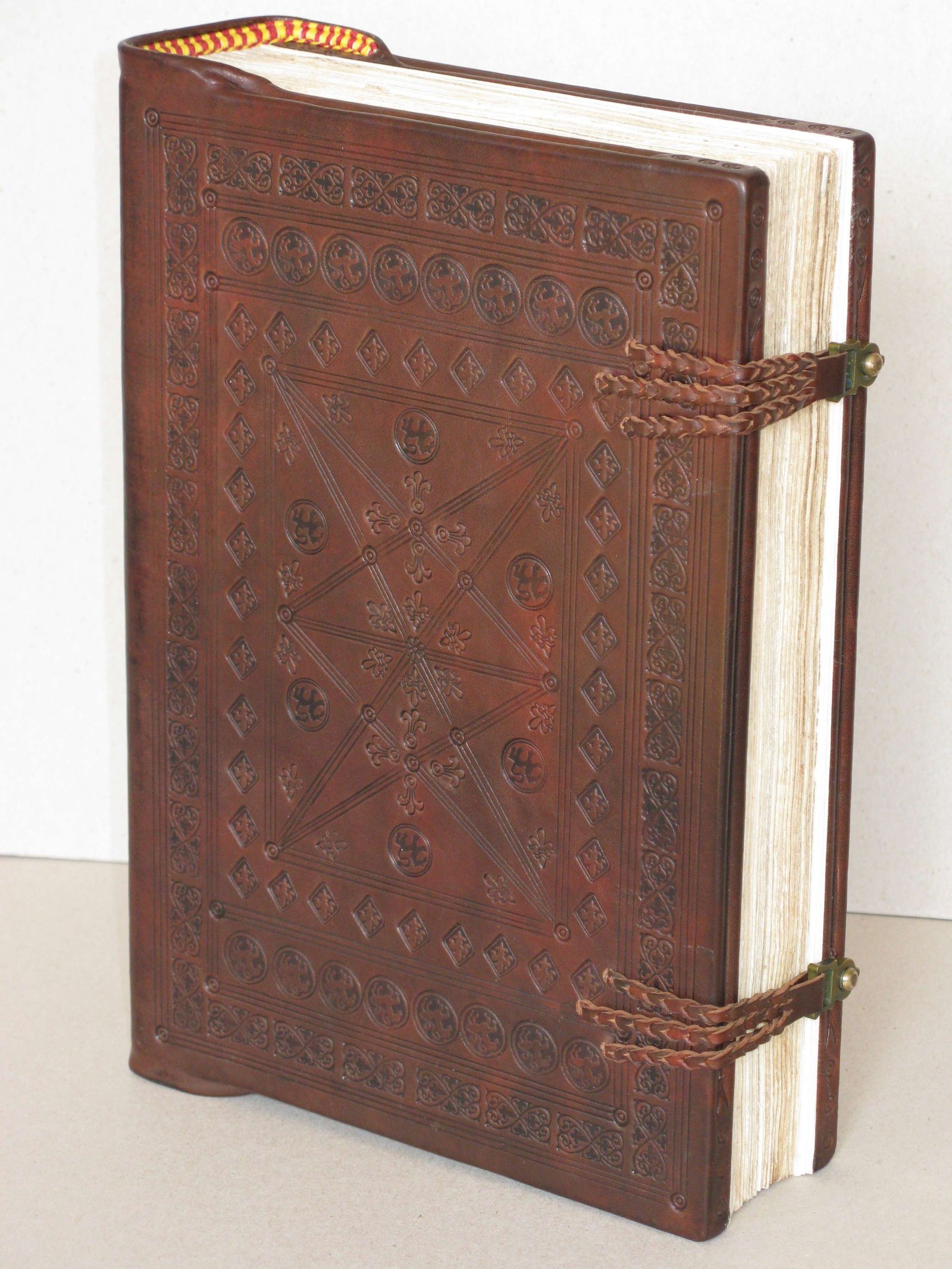 Византијски повез, задња корица, Београдско четворојеванђеље, 1552..J